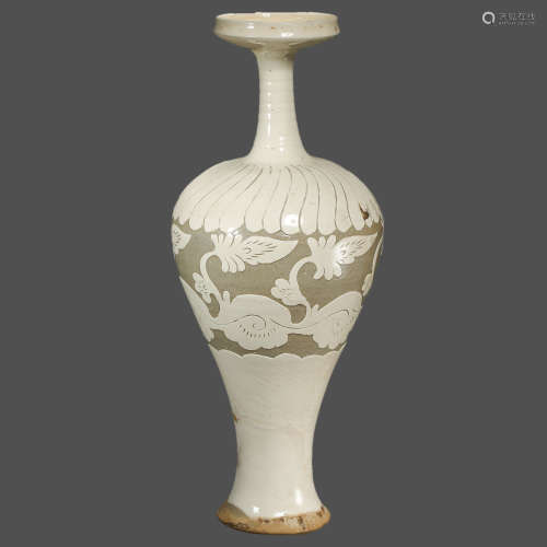 Vase Carved in Cizhou Kiln in Song Dynasty