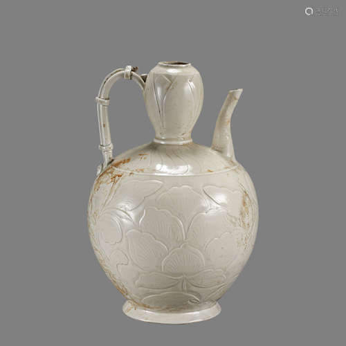 Ding Kiln Ewer in Song Dynasty