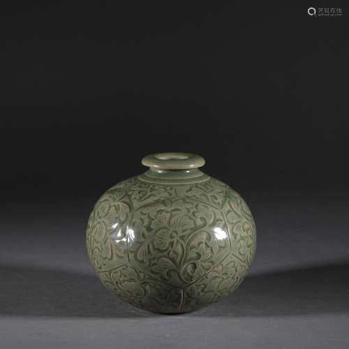 Celadon Prunus Vase with Engraved Designs In Song Dynasty