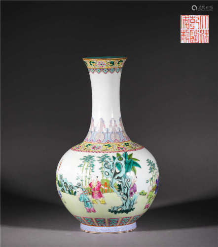 Framille Rose Bottle in Qing Dynasty