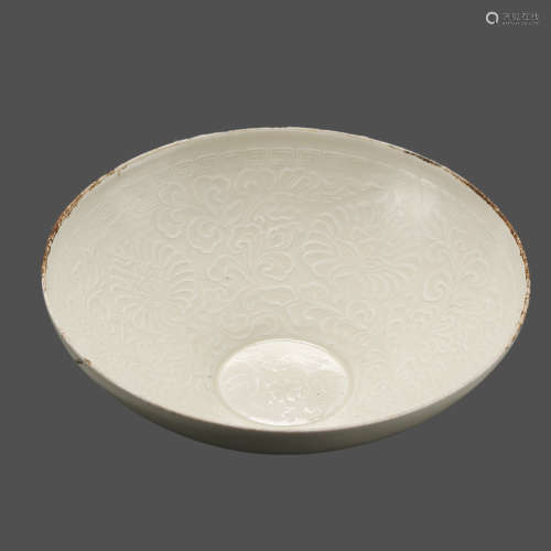 Big Bowl With Engraved Designs in Song Dynasty