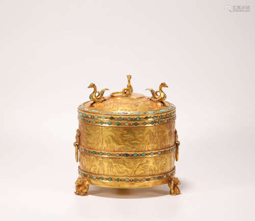 Copper and Gold Tripod with Figures in Han Dynasty