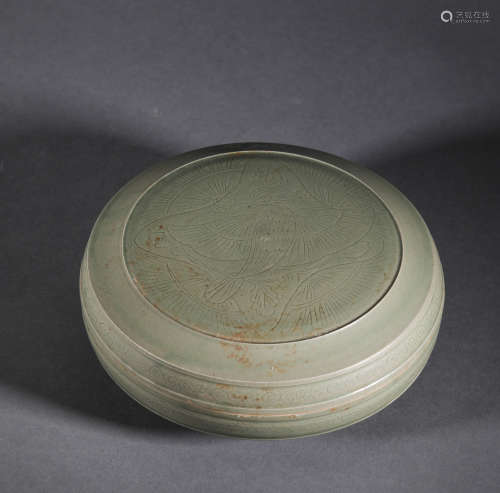The Cover Box of Celadon Fish Pattern in Song Dynasty