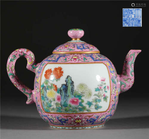 Famille Rose Ewer with Window and Flowers in Qing Dynasty