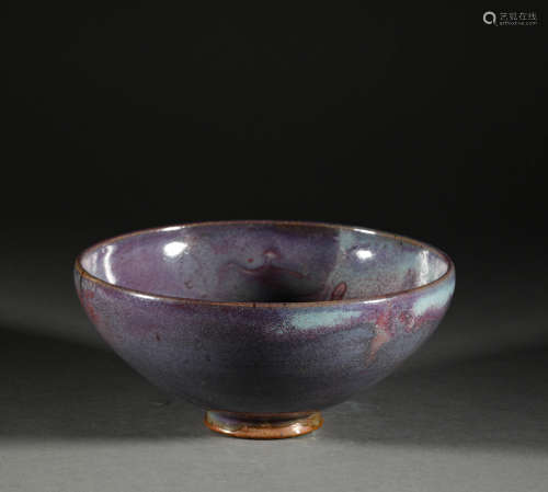 The Big Bowl of Jun Kiln in Song Dynasty
