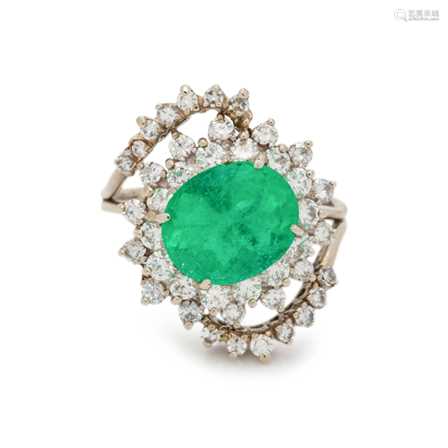 EMERALD AND DIAMOND RING