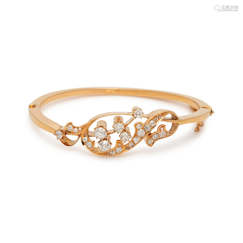 YELLOW GOLD AND DIAMOND BANGLE BRACELET