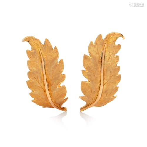 BUCCELLATI, YELLOW GOLD LEAF EARCLIPS