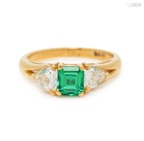 EMERALD AND DIAMOND RING