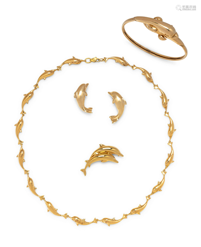 YELLOW GOLD DOLPHIN SUITE