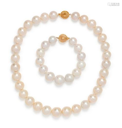 CULTURED SOUTH SEA PEARL SET