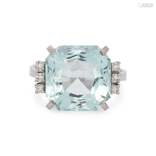 AQUAMARINE AND DIAMOND RING