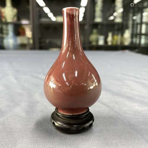 清中期 霁红釉胆瓶(带座）