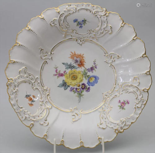 Große Prunkplatte / A large serving platter, Meissen,