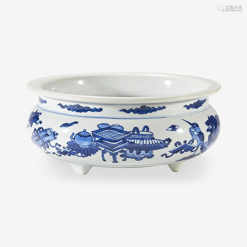 A Chinese blue and white-decorated tripod censer