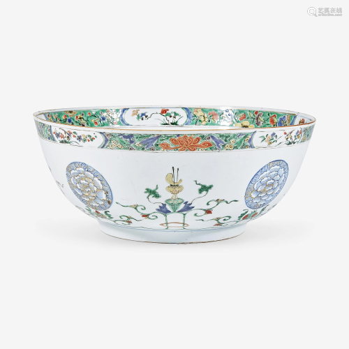 A Chinese export famille verte-decorated porcelain
