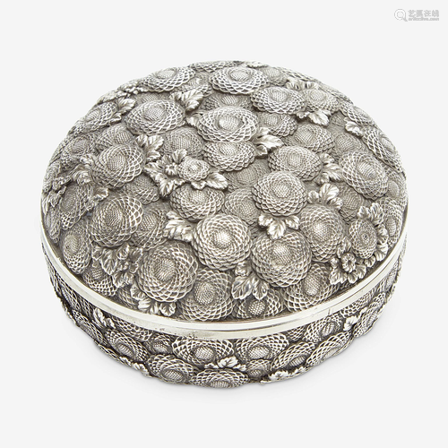 A finely-executed Japanese silver incense box and