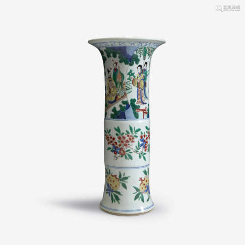A Chinese wucai-decorated porcelain beaker vase