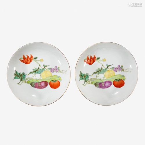 A pair of Chinese porcelain 