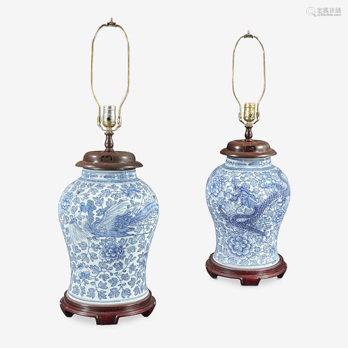 A pair of Chinese blue and white porcelain â€œPeony and