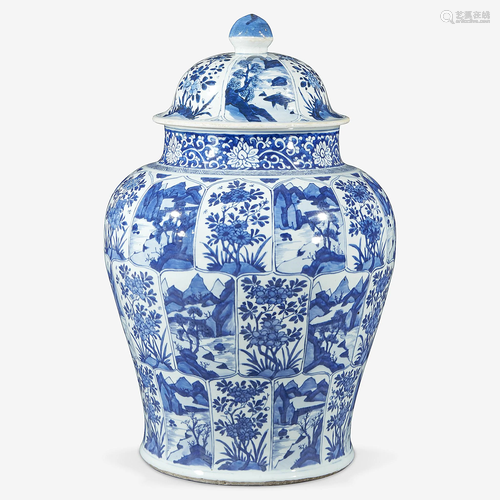 A Chinese blue and white porcelain large jar and cover