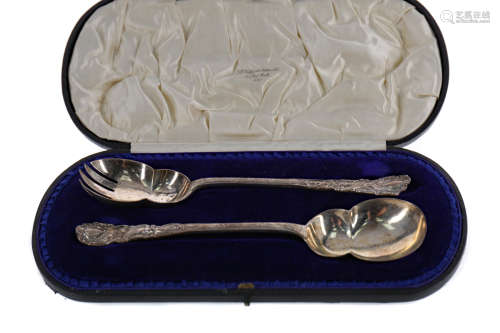 A PAIR OF LATE VICTORIAN SILVER SERVERS