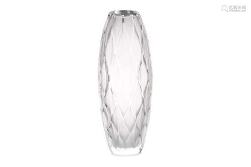 A CONTEMPORARY LALIQUE OPAQUE GLASS VASE