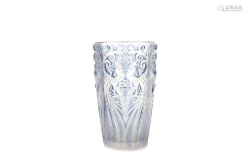 A LALIQUE BLUE TINTED VASE - COQS ET RAISINS