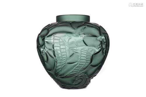 A LALIQUE 'COURLIS' VASE