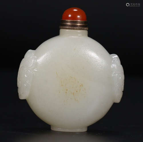 HETIAN JADE CARVED SNUFF BOTTLE