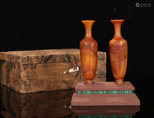 PAIR OF TIANHUANG STONE CARVED VASE