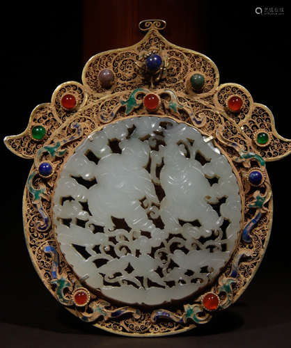 GILT SILVER WITH GEM DECORATED PENDANT