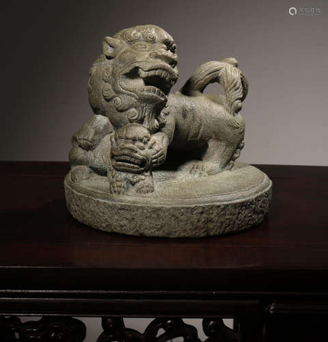 BLUE STONE LION FORMED ORNAMENT