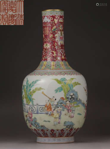 JIAQING MARK FAMILLE ROSE CHILD PATTERN VASE