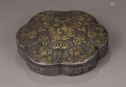 SILVER FLOWER PATTERN BOX