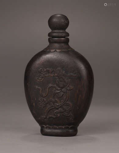 CHENXIANG WOOD LOTUS PATTERN SNUFF BOTTLE