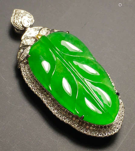 ICY GREEN JADEITE LEAF PATTERN PENDANT