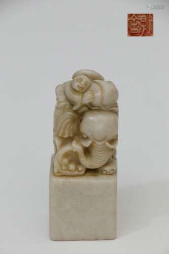 Shoushan White Tianhuang Stone Seal with Animal-shaped Knob