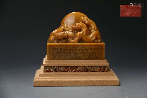 Shoushan Tianhuang Stone Seal with Dragon-shaped Knob