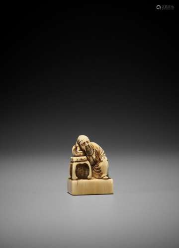 AN EARLY IVORY NETSUKE OF RIHAKU