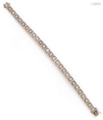Bracelet ligne en or gris (750/1000) composé de 27 motifs ca...