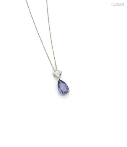 Pendentif en or gris 18K (750/1000) composé d'un tanzanite d...