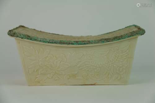 宋 定窯陰刻包銅口瓷枕