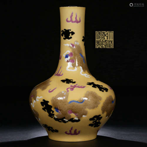 A YELLOW GLAZE FAMILLE ROSE LION PATTERN PORCELAIN FLASK