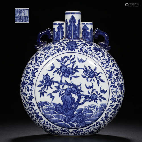 A BLUE AND WHITE FLORAL PORCELAIN VASE