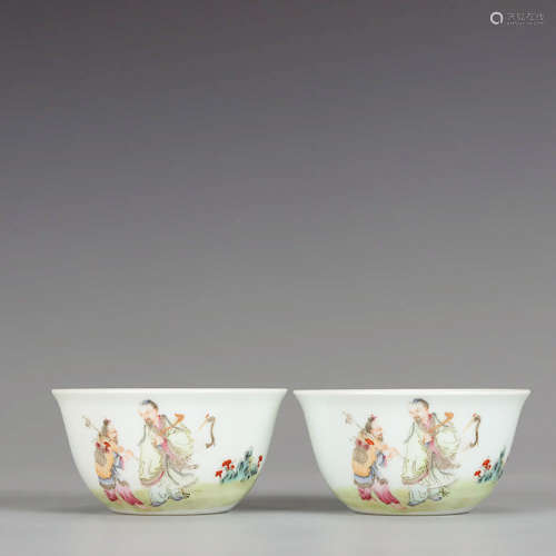 A PAIR OF FAMILLE ROSE FIGURE&GOOSE PAINTED PORCELAIN CUPS