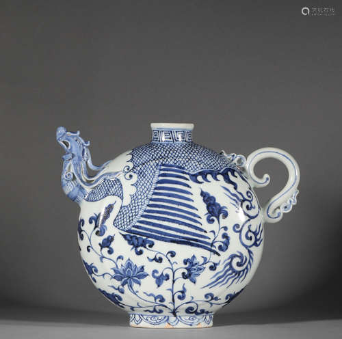 Blue and White Flat Pot with Phoenix Head in Yuan Dynasty