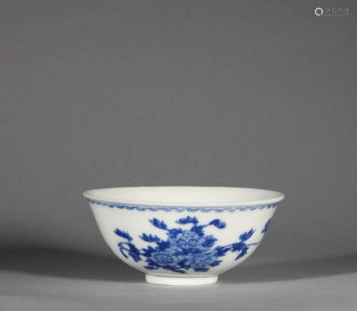 Qing Dynasty Blue and White Bowl with Floral Pattern