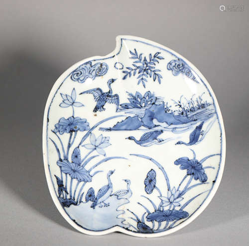 Ming Dynasty Blue and White Peach-shaped Plate