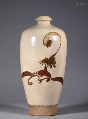 Cizhou Kiln Plum Bottle in Song Dynasty